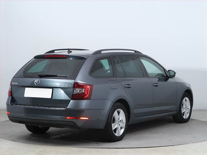 Škoda Octavia (2019) Ambition 1.6 TDI, Serv.kniha - fotka 5 z 14