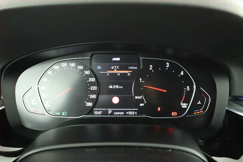 BMW Řada 5 (2021) 530d xDrive - fotka 8 z 20