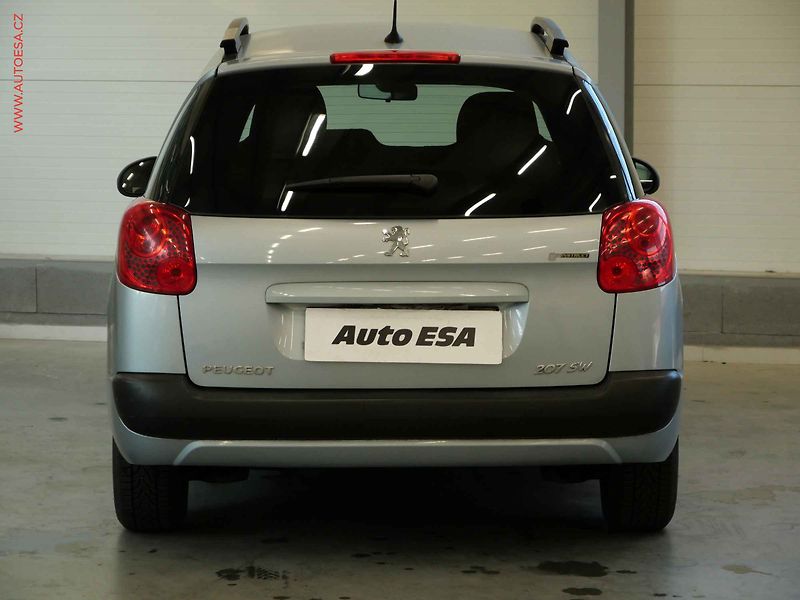 Peugeot 207 (2011) 1.4i, 2.maj,ČR, AC - fotka 5 z 16
