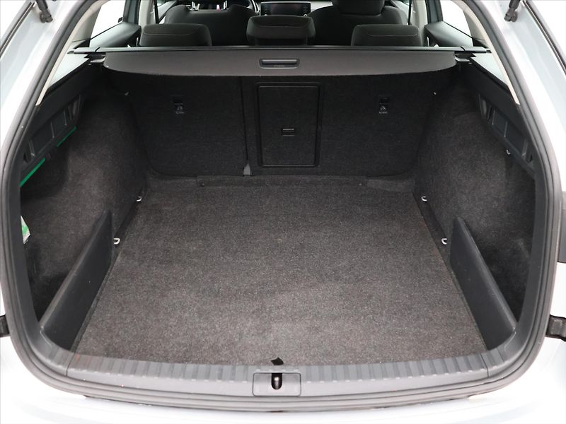 Škoda Octavia 2,0 TDI 85kW Ambition CZ DPH - fotka 10 z 32