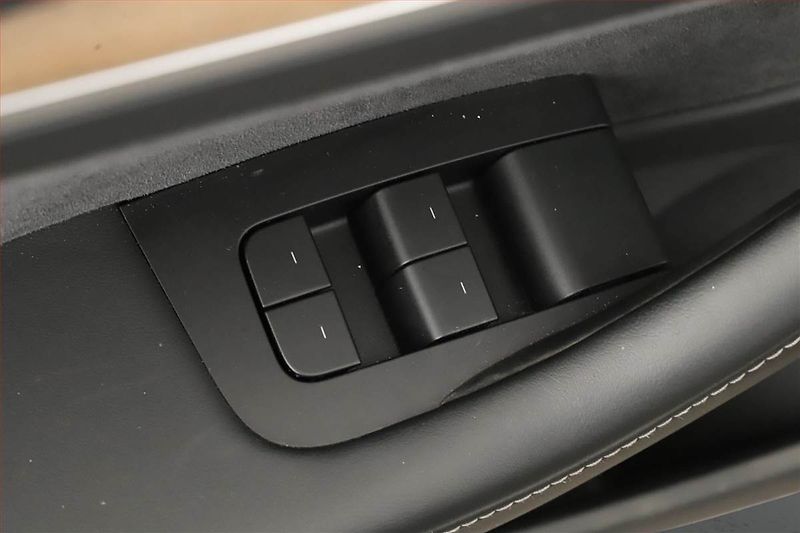 Tesla Model 3 (2021) Std Range Plus LFP, SoH 92% - fotka 25 z 28