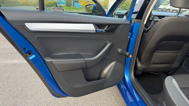 Škoda Rapid 1.0 TSI 81kW Ambition + - fotka 15 z 21