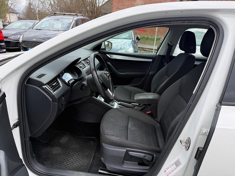 Škoda Octavia 1.6 TDI AMBITION - fotka 8 z 13