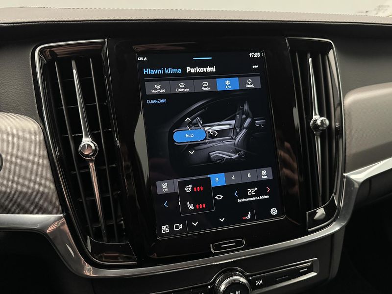 Volvo V90 B5 AWD PLUS DARK REZERVACE - fotka 30 z 36