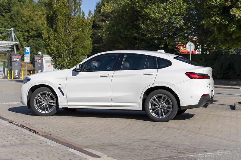 BMW X4 (2021) xDrive 20d M Sport paket, DPH - fotka 5 z 32