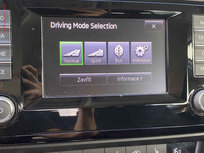 Škoda Octavia (2013) 2.0 TDi, DSG, webasto, xenon - fotka 19 z 19