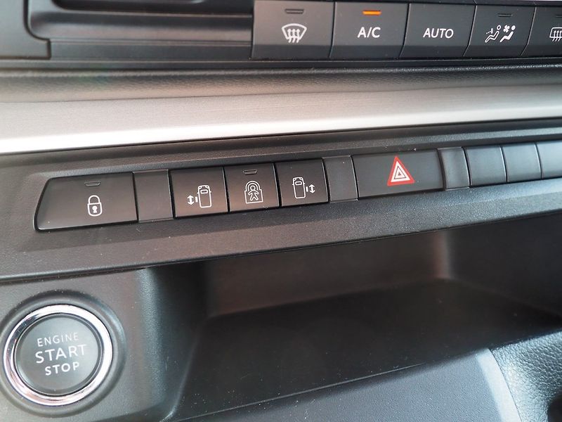 Toyota ProAce Verso (2021) VIP L1 Webasto 2.0 D 130 kW 8A - fotka 39 z 44
