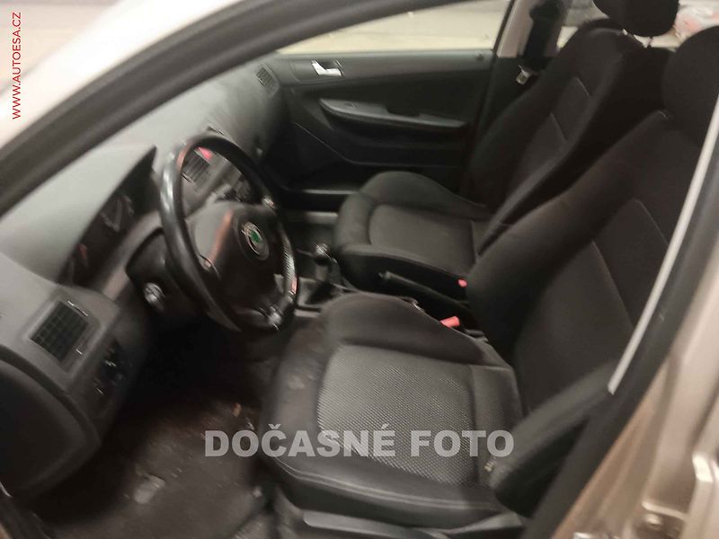 Škoda Fabia (2005) 1.4 MPI, nez.topení, AC - fotka 3 z 3