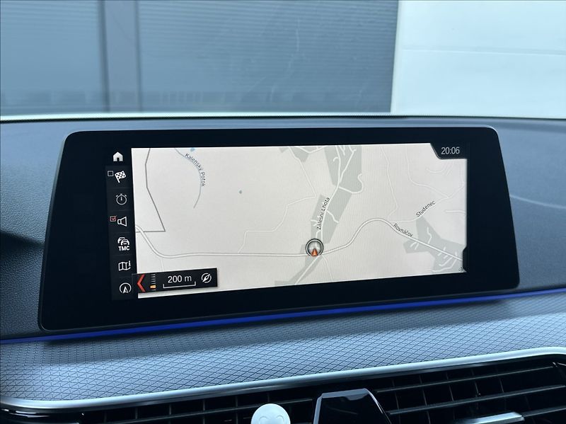 BMW Řada 5 3,0 530d 265PS  M Performance - fotka 34 z 54