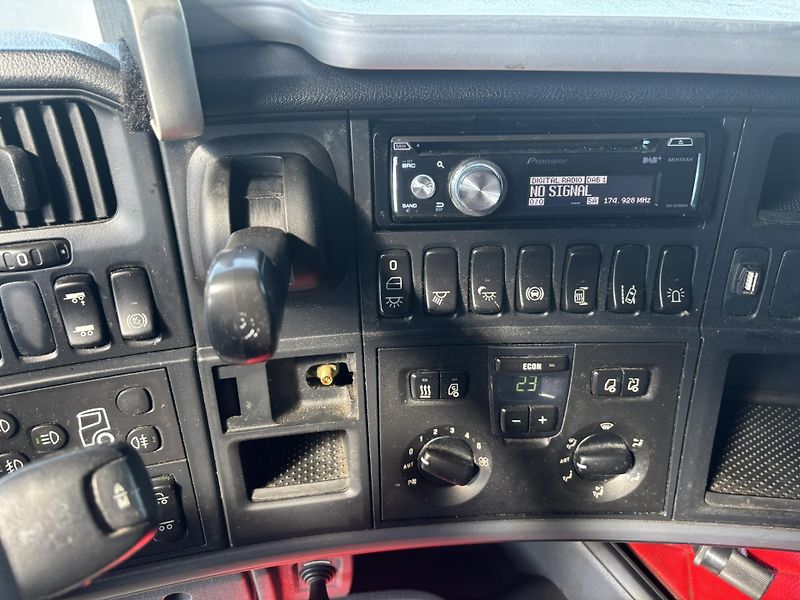 Scania R450 6x2 E6 + přívěs skříň - fotka 27 z 30