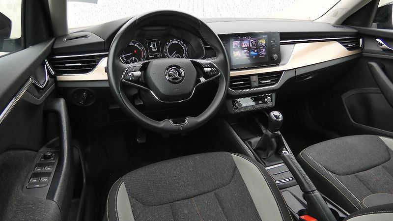 Škoda Kamiq 1,5 TSi 110KW STYLE - fotka 5 z 23