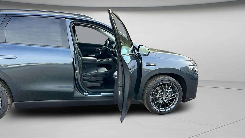 Leapmotor C10 (2025) Design 81,9 kWh AWD/172078 - fotka 13 z 40