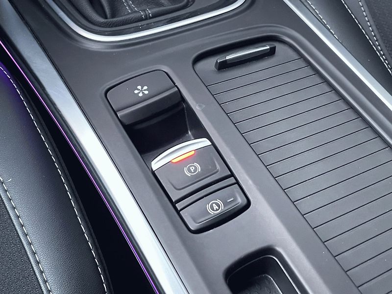 Renault Mégane (2021) GrandCoupé INTENS BluedCi 115 - fotka 16 z 27