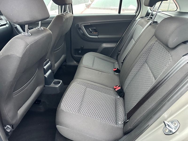 Škoda Fabia (2011) 1.2i PĚKNÝ STAV, 100%KM - fotka 12 z 13