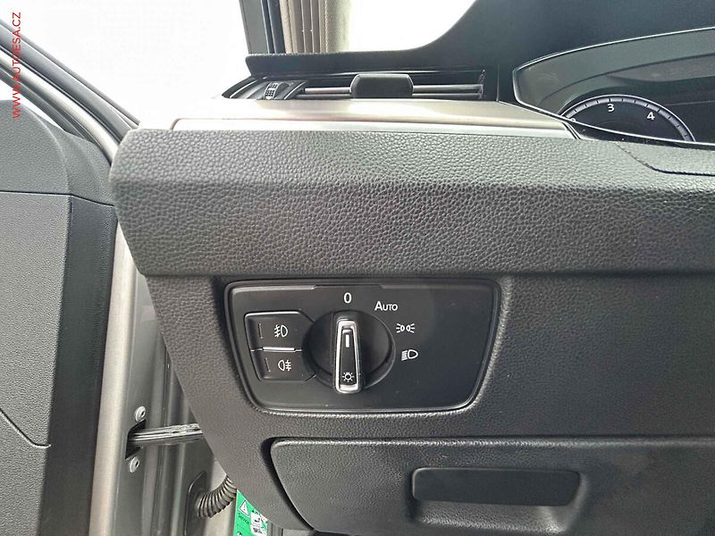 Volkswagen Passat (2015) 2.0TDi, DSG, navi, kůže - fotka 13 z 20