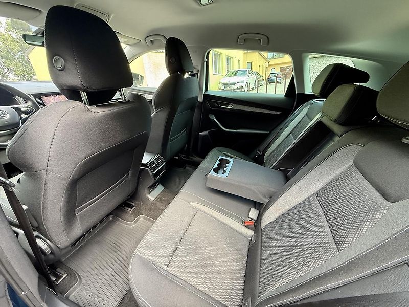 Škoda Karoq (2022) 2.0TDi STYLE KAMERA,TAŽNÉ,ČR - fotka 9 z 19