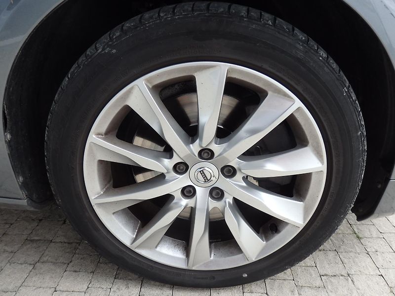 Volvo V90 2.0 D5 AWD NAVIGACE - fotka 12 z 17