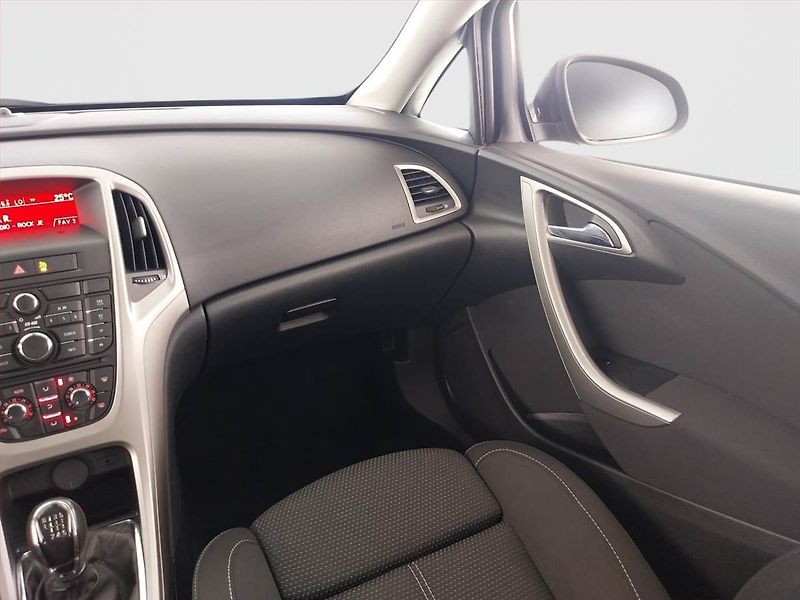 Opel Astra (2011) 1.7 CDTI, po STK, dobrý stav - fotka 8 z 20