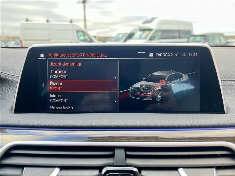 BMW Řada 7 3,0 730d xDrive záruka 2027 - fotka 32 z 61