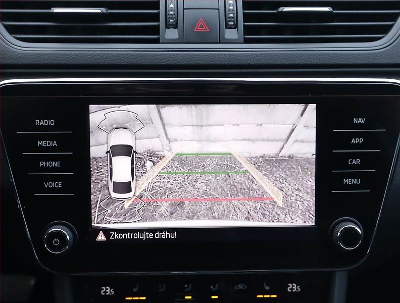 Škoda Superb (2021) Sportline 2.0 TDI - fotka 23 z 29