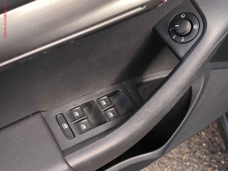 Škoda Octavia (2018) 1.4TSi, 2.maj,ČR, Xenon, navi - fotka 19 z 22