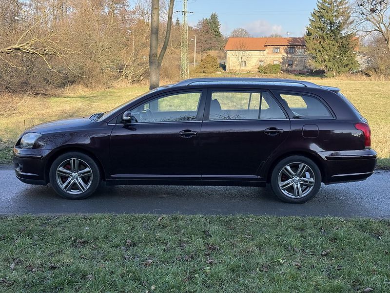 Toyota Avensis (2007) T25 2.0 D4D 93kw - fotka 2 z 17