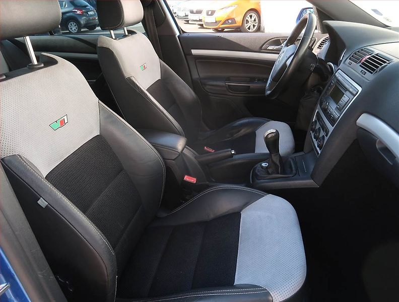 Škoda Octavia (2008) RS 2.0 TDI, Xenony, Tempomat - fotka 9 z 18