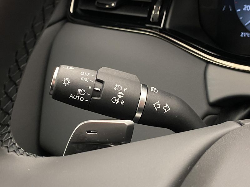 Land Rover Range Rover Evoque D165 R-DYNAMIC SE  AWD AUT - fotka 27 z 61