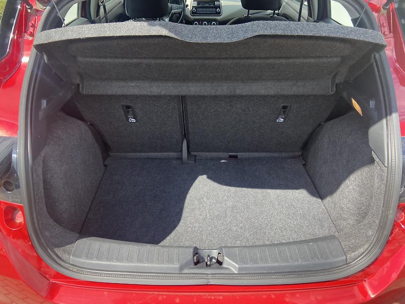Nissan Micra 1.0 i 52 kW Visia - fotka 12 z 19