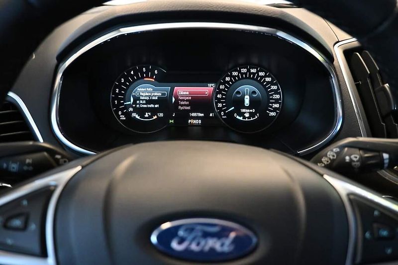 Ford S-MAX (2020) 2.0 140 KW LED SONY ACC 8AT EC - fotka 23 z 37