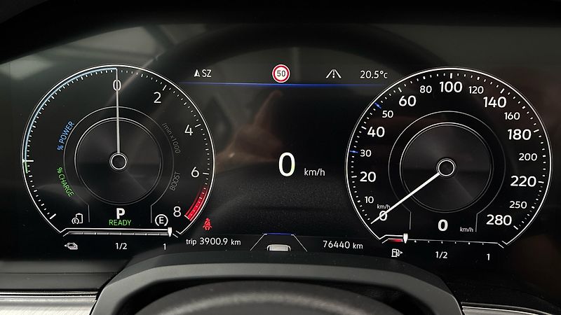 Volkswagen Touareg 3.0 TSI PHEV Tiptronic Eleganc - fotka 10 z 33