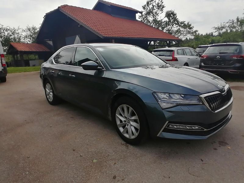 Škoda Superb (2022) - fotka 2 z 6