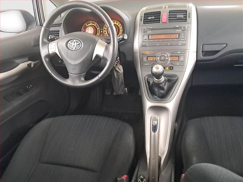 Toyota Auris (2008) 1.4 D-4D, Serv.kniha - fotka 7 z 17