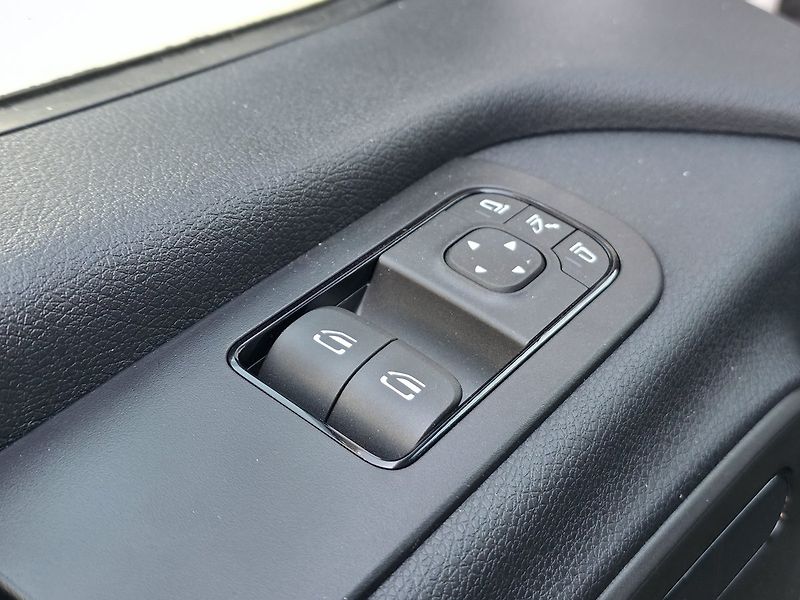 Mercedes-Benz eSprinter 320 KAWA PRO L 81kWh - fotka 13 z 26