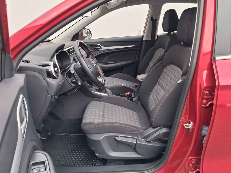 MG ZS (2023) 1.5i, 1.maj,ČR, LED, AC - fotka 9 z 19