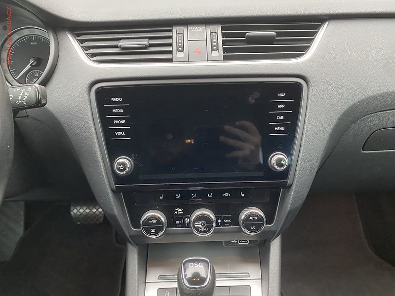 Škoda Octavia (2020) 1.5 TSi, Ambition, DSG, navi - fotka 12 z 17