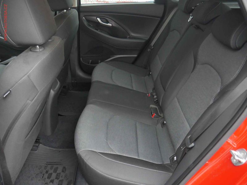 Hyundai i30 (2022) 1.5DPi, 1.maj,ČR, servis - fotka 10 z 16