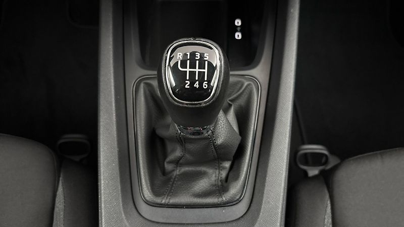 Škoda Octavia 2.0 TDI Active - fotka 22 z 24