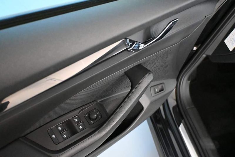 Škoda Octavia (2023) 2.0 LED TOUR Virtual TDI - fotka 15 z 31