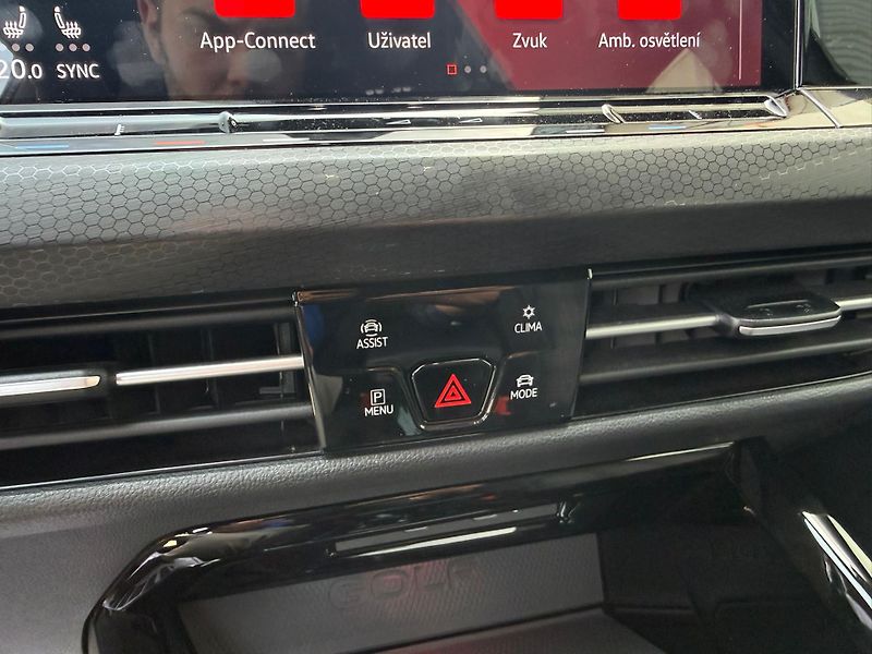 Volkswagen Golf GTI 2.0 TSI 180kW DSG - fotka 17 z 24