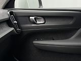 Volvo XC40 T4 AWD MOMENTUM CZ REZERVACE - náhled 23