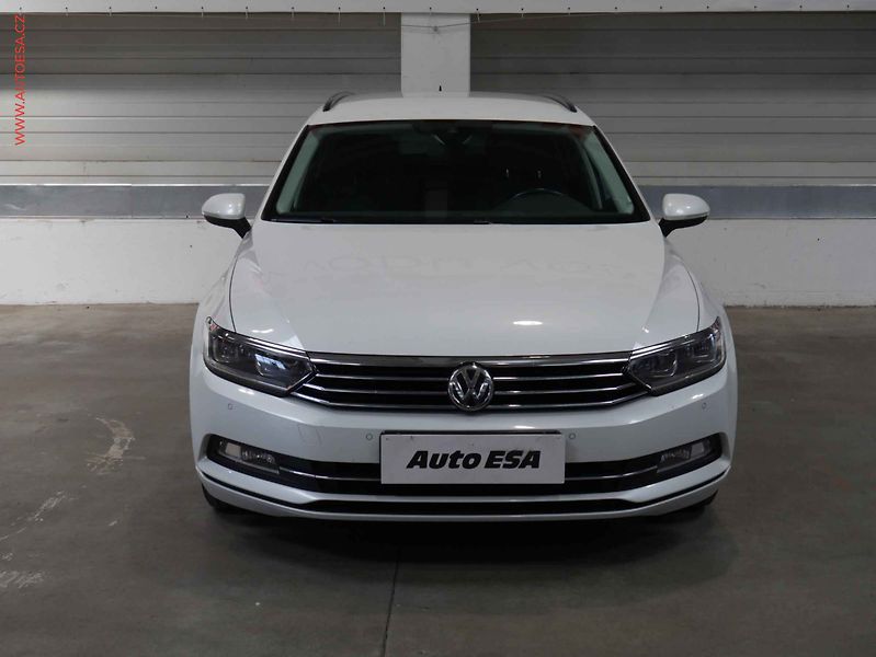 Volkswagen Passat (2018) 2.0TDi, LED, navi - fotka 2 z 27