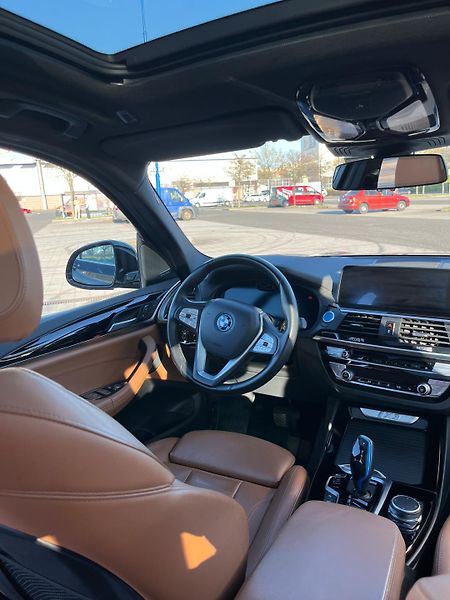 BMW iX3 (2021) /210kW - fotka 22 z 38