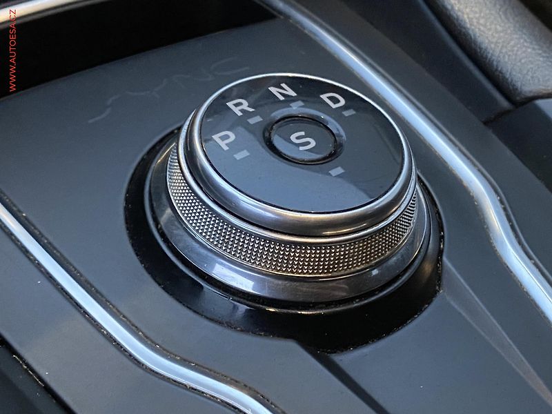 Ford Mondeo (2019) 2.0TDCi, AT, navi, xenon - fotka 14 z 17