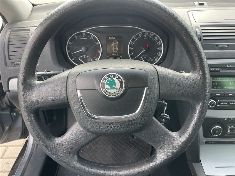 Škoda Octavia 1,2 TSi 77kw Ambiente výborný - fotka 13 z 29