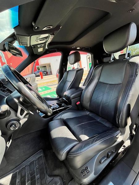 Infiniti QX70 (2015) Prodám velmi zachovalé a pravi - fotka 15 z 28