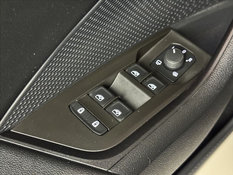 Škoda Octavia 1,4 TSi  iV DSG Style Virtual - fotka 19 z 49