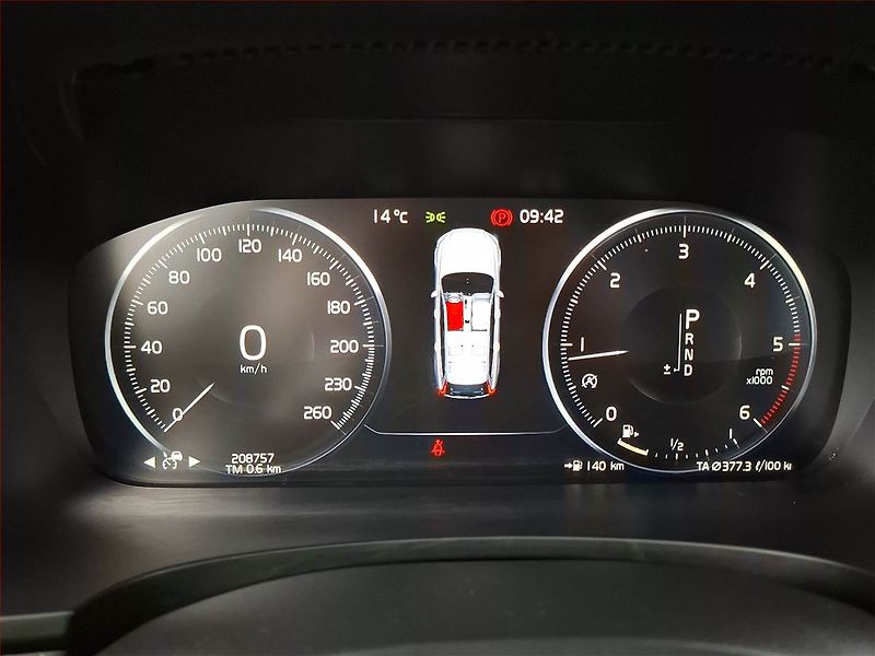 Volvo V90 (2017) Cross Country - fotka 11 z 23