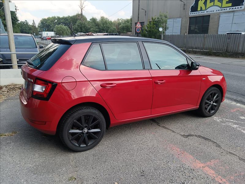 Škoda Fabia 1,0 TSi Business  Clever - fotka 12 z 21