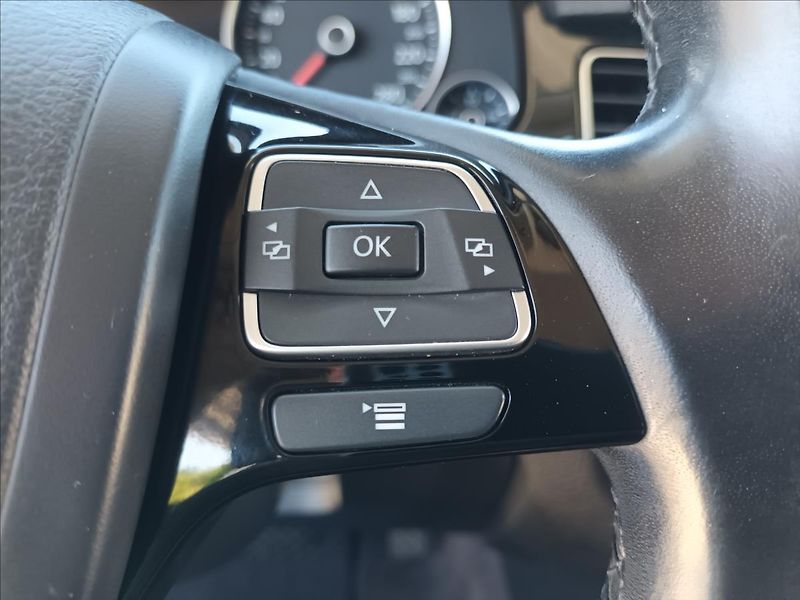 Volkswagen Touareg 3,0 TDI,176KW,NAVI,KŮŽE,PRUŽIN - fotka 30 z 46